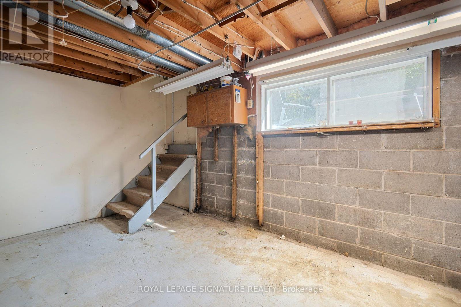 11 Koos Road, Toronto (Markland Wood), Ontario  M9C 1W4 - Photo 35 - W13842472