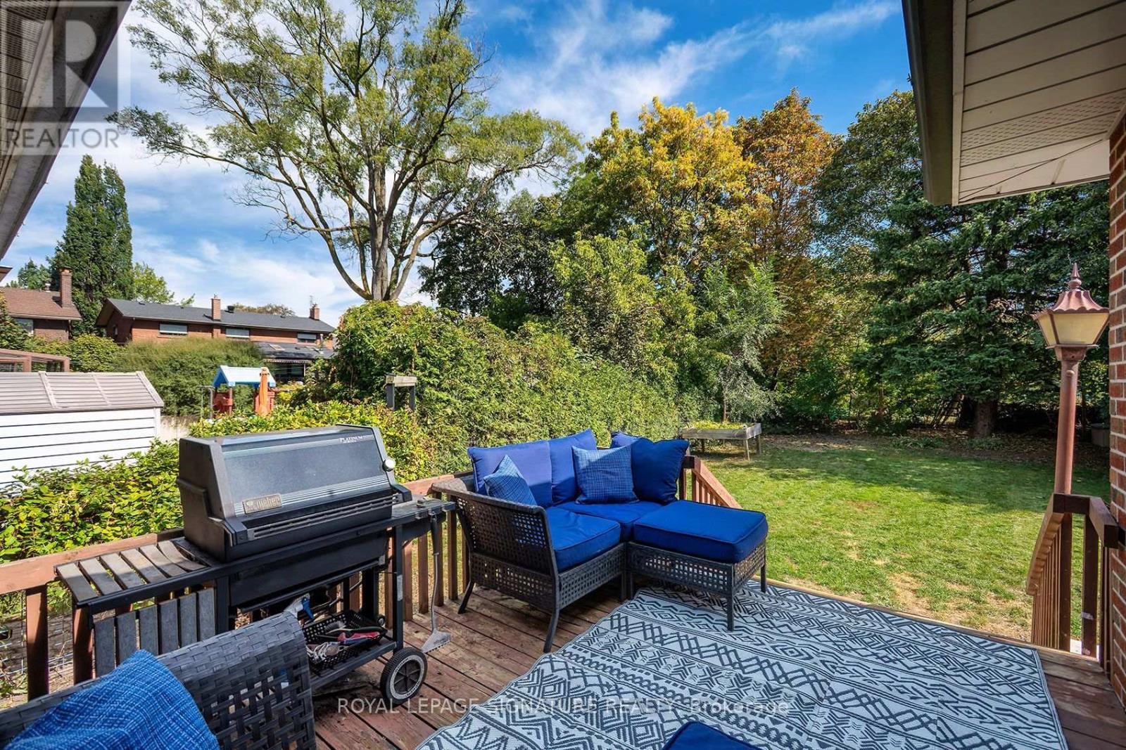 11 Koos Road, Toronto (Markland Wood), Ontario  M9C 1W4 - Photo 41 - W13842472