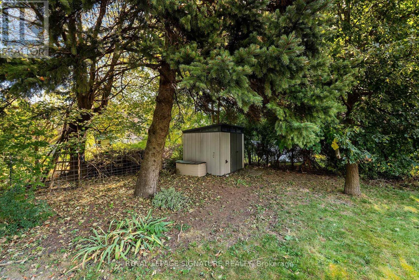 11 Koos Road, Toronto (Markland Wood), Ontario  M9C 1W4 - Photo 43 - W13842472