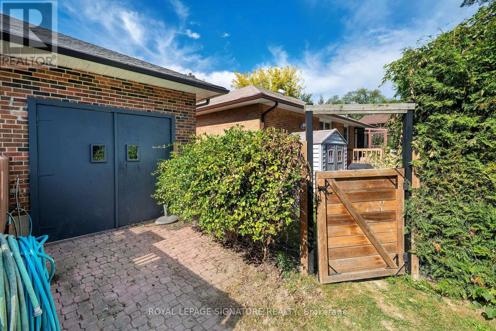 11 Koos Road, Toronto (Markland Wood), Ontario  M9C 1W4 - Photo 46 - W13842472