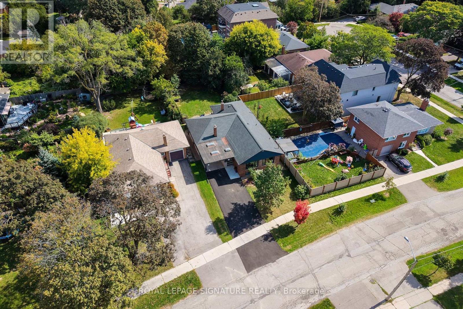 11 Koos Road, Toronto (Markland Wood), Ontario  M9C 1W4 - Photo 50 - W13842472
