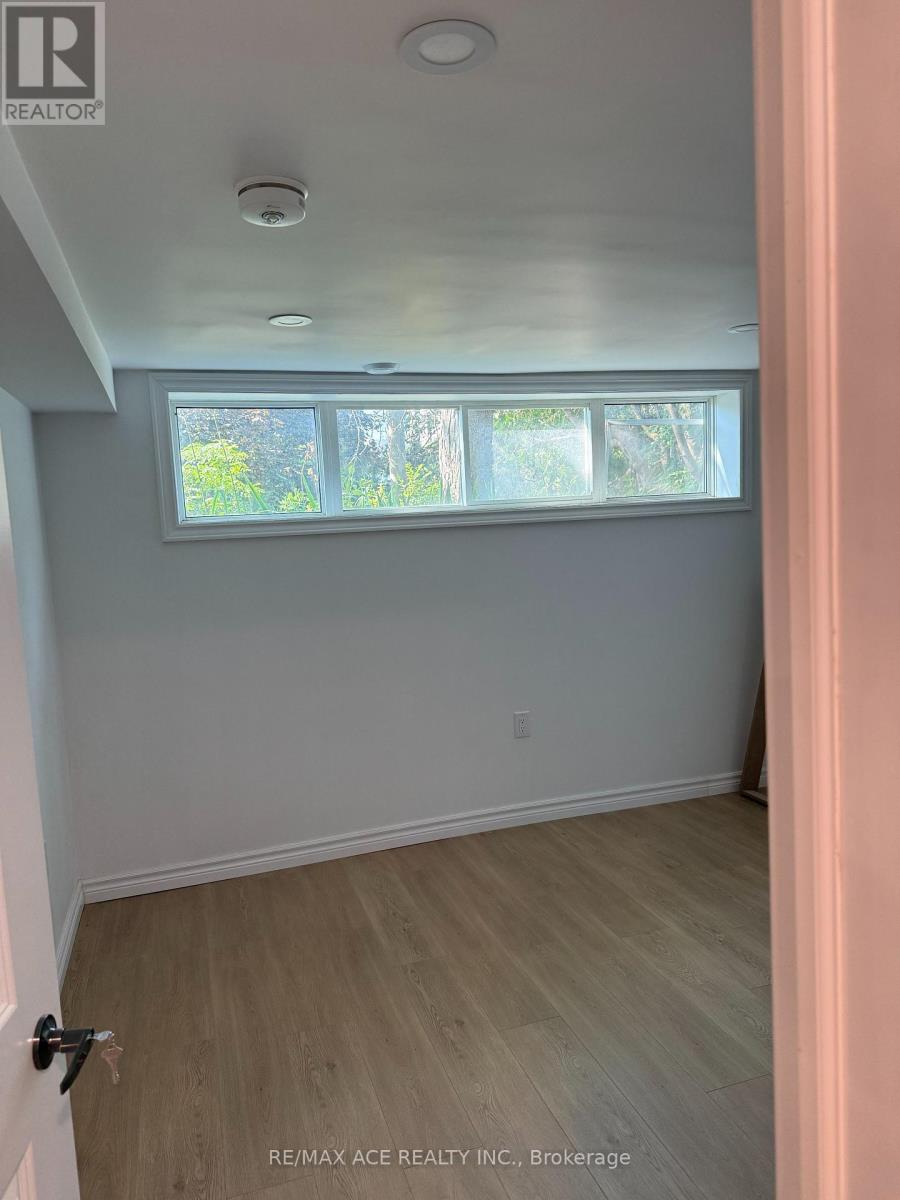Bsmt - 104 Rameau Drive, Toronto, Ontario  M2H 1V2 - Photo 10 - C13813834