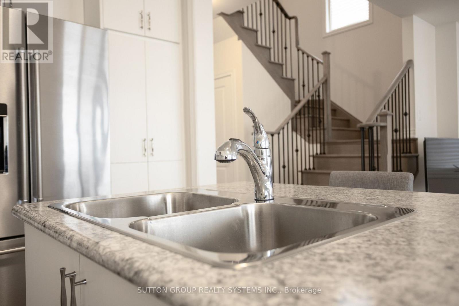 96 Kenesky Drive, Hamilton (Waterdown), Ontario  L8B 1Y4 - Photo 16 - X13842396