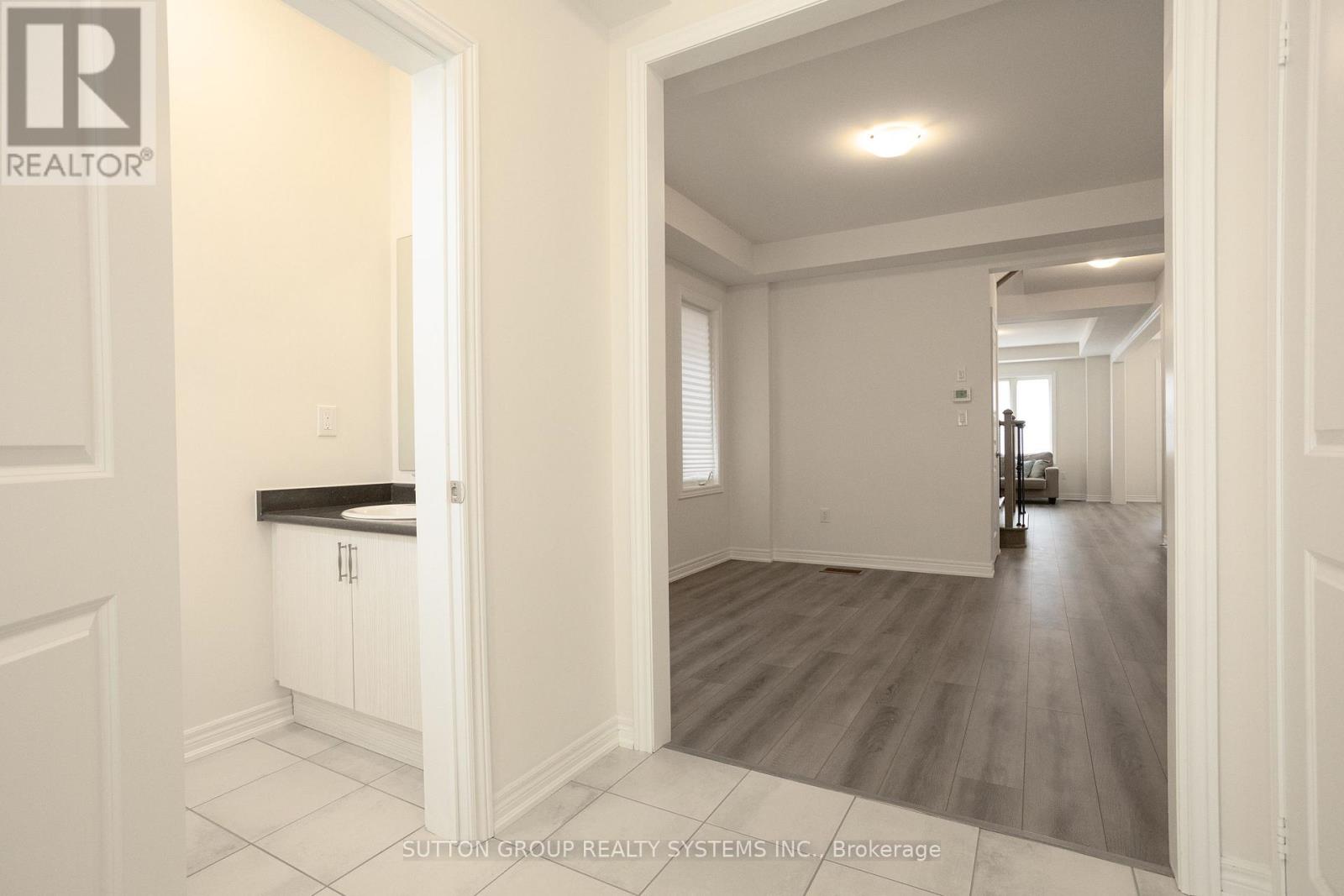 96 Kenesky Drive, Hamilton (Waterdown), Ontario  L8B 1Y4 - Photo 4 - X13842396