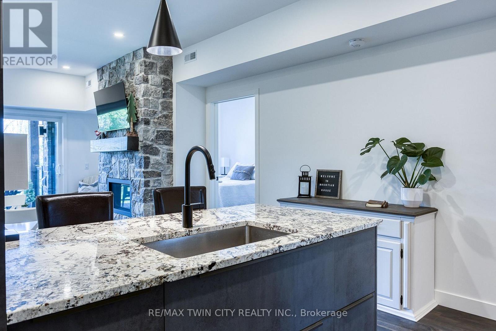 206 - 12 Beausoleil Lane, Blue Mountains, Ontario  L9Y 2X5 - Photo 4 - X13842446
