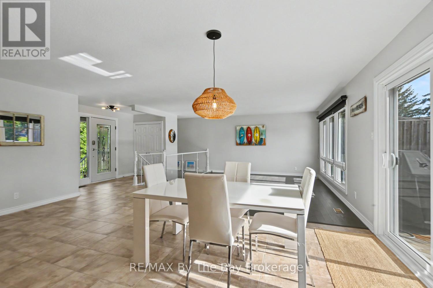 83 Old Mosley Street, Wasaga Beach, Ontario  L9Z 2J5 - Photo 15 - S13838270