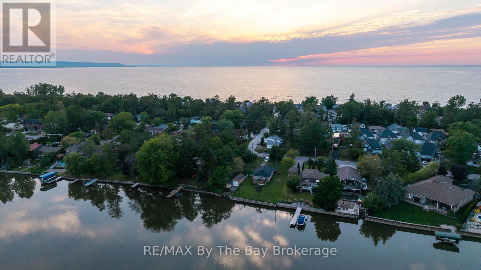 83 Old Mosley Street, Wasaga Beach, Ontario  L9Z 2J5 - Photo 43 - S13838270
