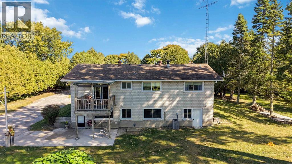 6505 MANDAUMIN ROAD Sarnia Ontario Canada N0N1C0 4