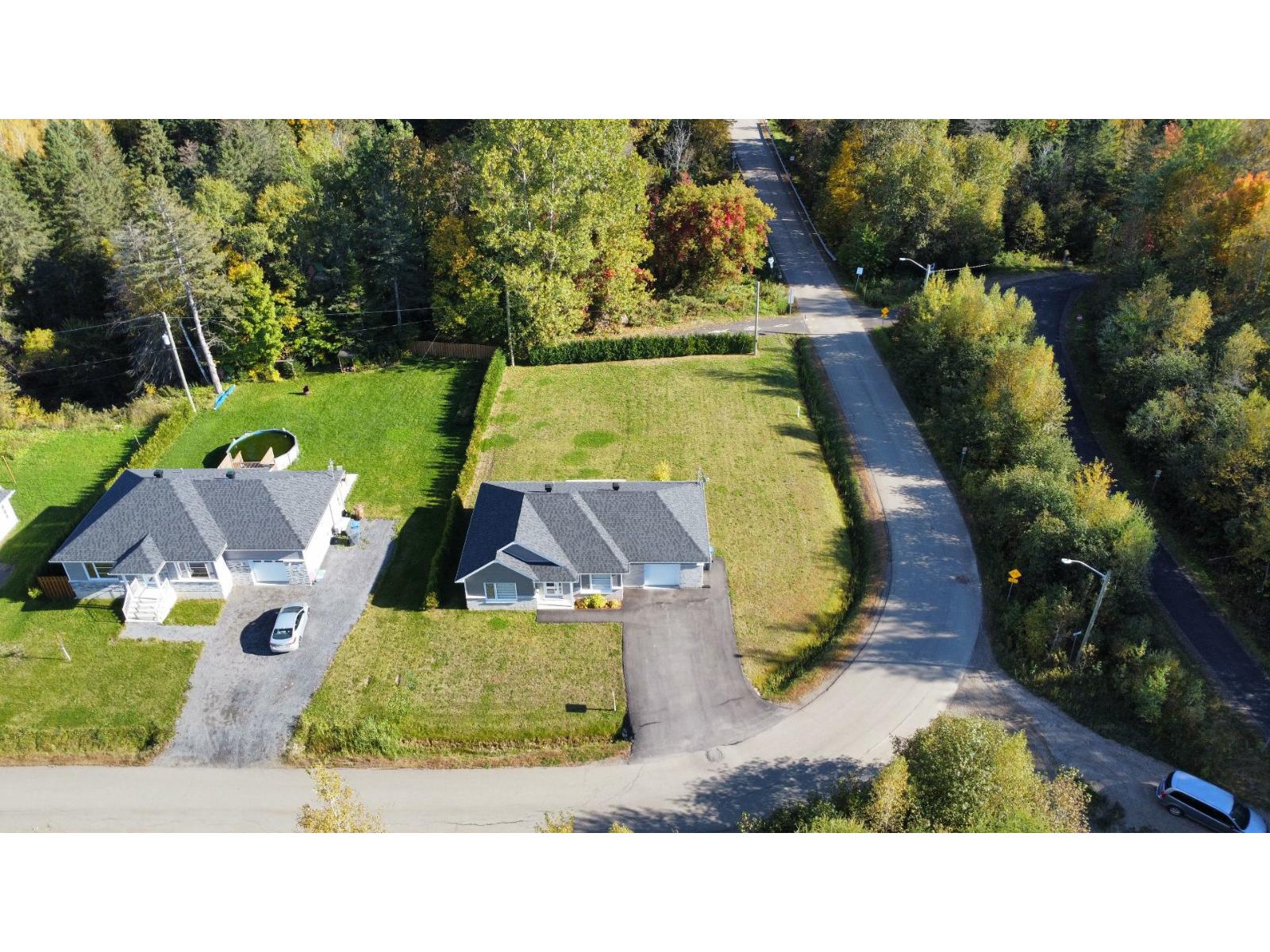 48 Av. Léger Saint-Gabriel Quebec Canada J0K2N0 2