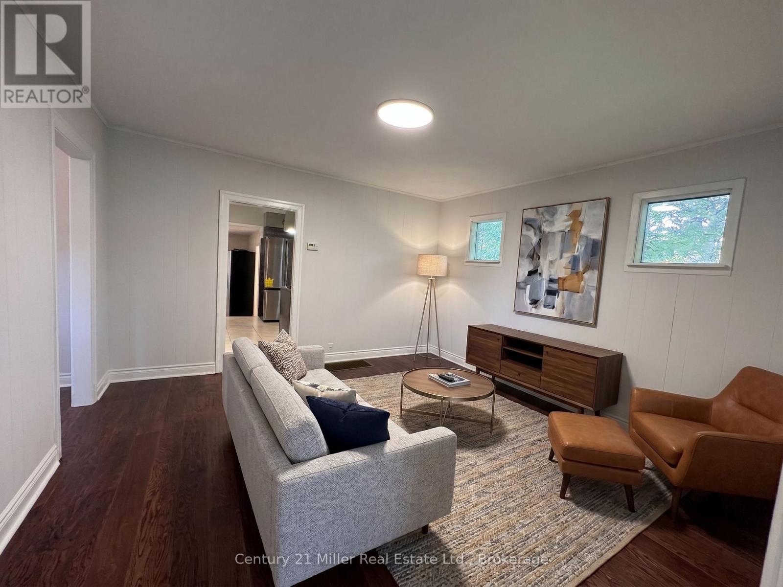 961 Ninth Street, Mississauga, Ontario  L5E 1S2 - Photo 2 - W13842510