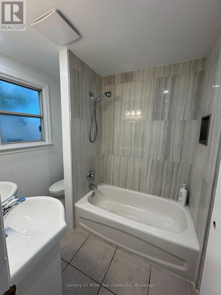 961 Ninth Street, Mississauga, Ontario  L5E 1S2 - Photo 8 - W13842510