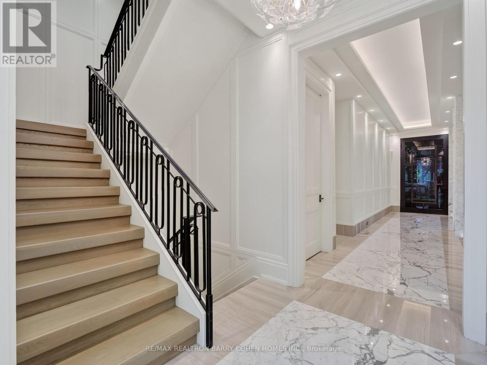 87 College View Avenue, Toronto, Ontario  M5P 1J9 - Photo 16 - C13842586