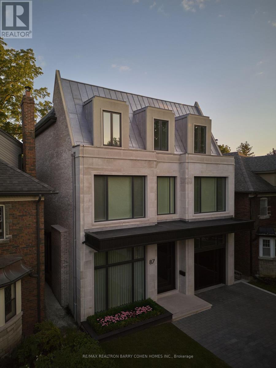 87 College View Avenue, Toronto, Ontario  M5P 1J9 - Photo 2 - C13842586