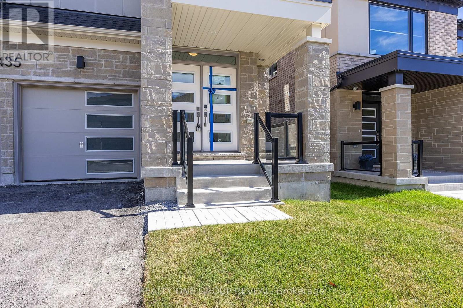 3435 Deepglade Path, Pickering, Ontario  L1X 0J2 - Photo 2 - E13842528
