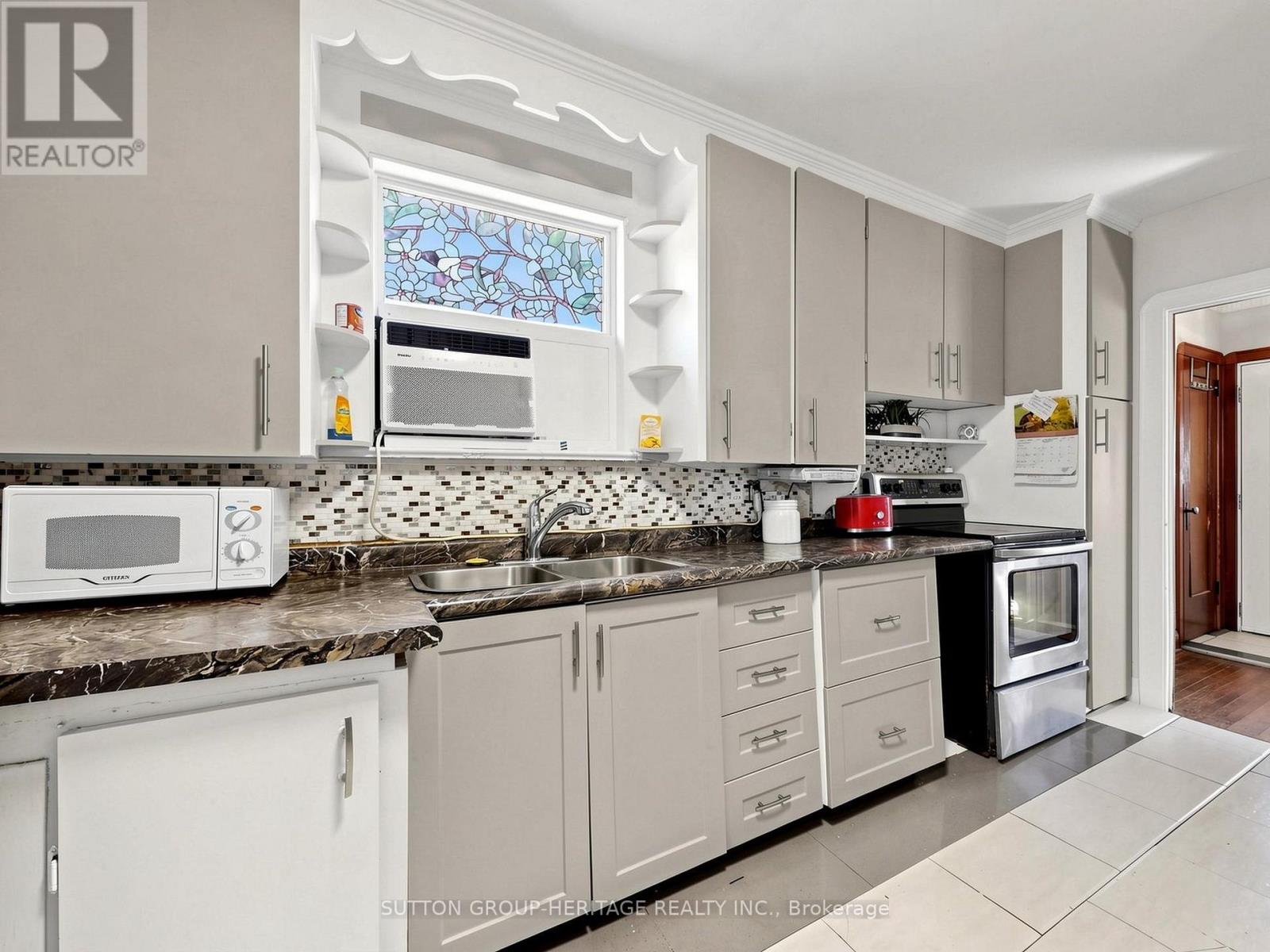 248 Westwood Avenue, Toronto, Ontario  M4J 2H4 - Photo 13 - E13842566