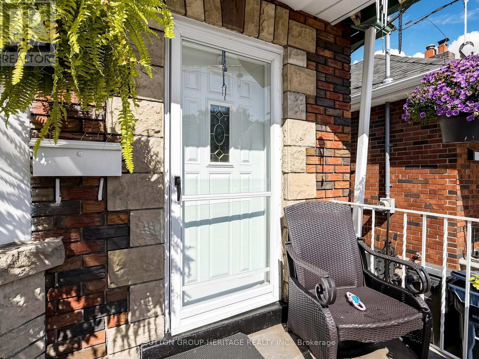248 Westwood Avenue, Toronto, Ontario  M4J 2H4 - Photo 5 - E13842566