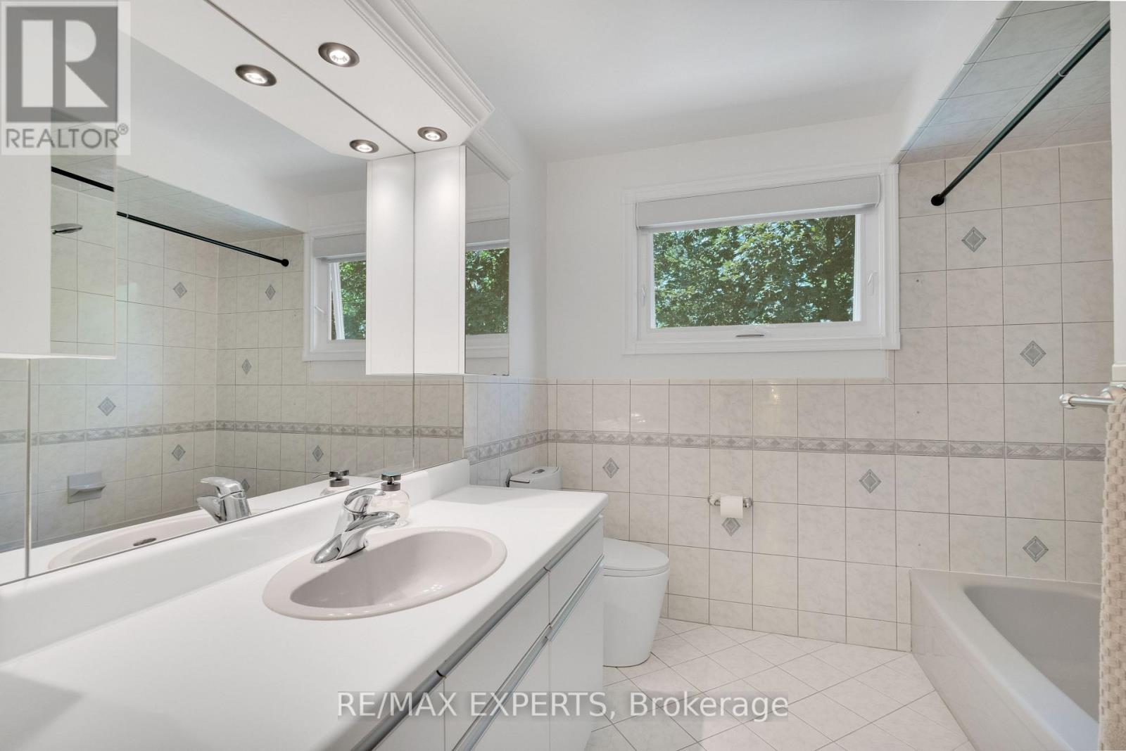 160 Burton Grove, King (King City), Ontario  L7B 1C7 - Photo 26 - N13842540