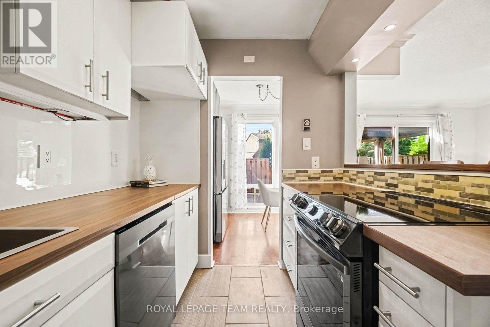 C - 8 Arnold Drive, Ottawa, Ontario  K2H 6V9 - Photo 12 - X13842588
