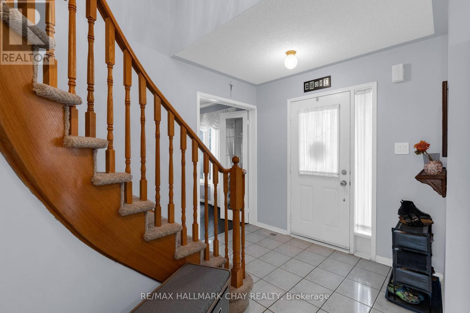 73 Brown Street, Barrie (Holly), Ontario  L4N 7V5 - Photo 3 - S13842658