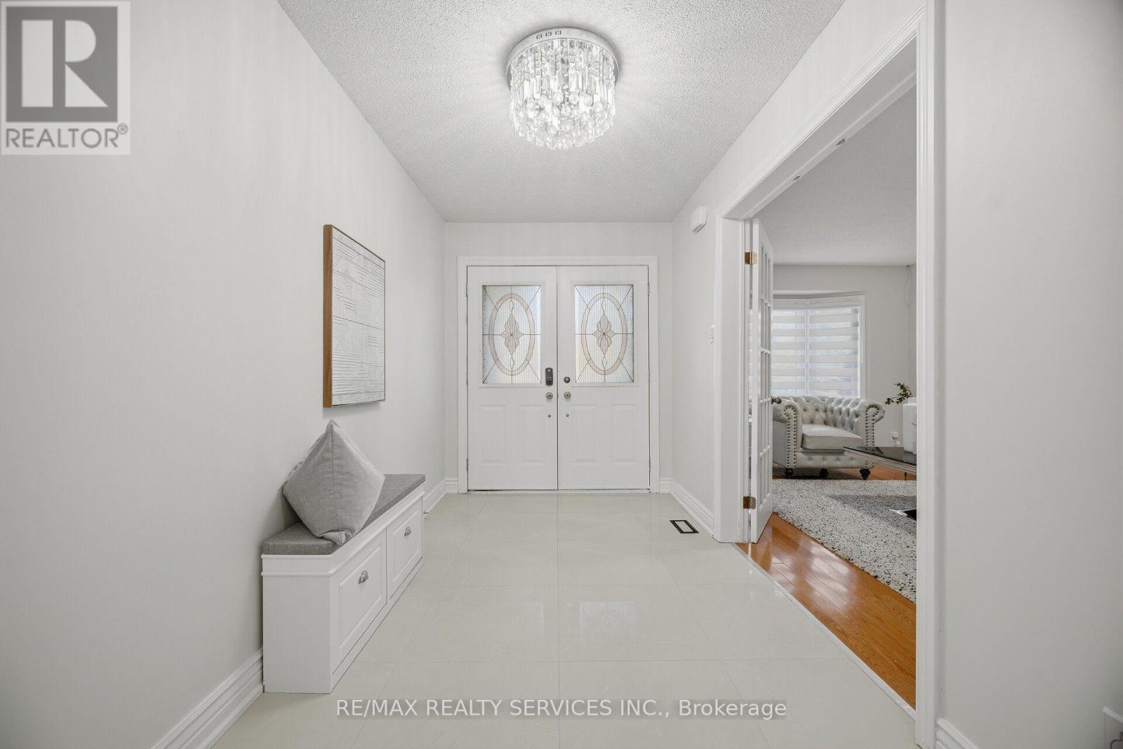 28 CORKETT DRIVE, Brampton, Ontario