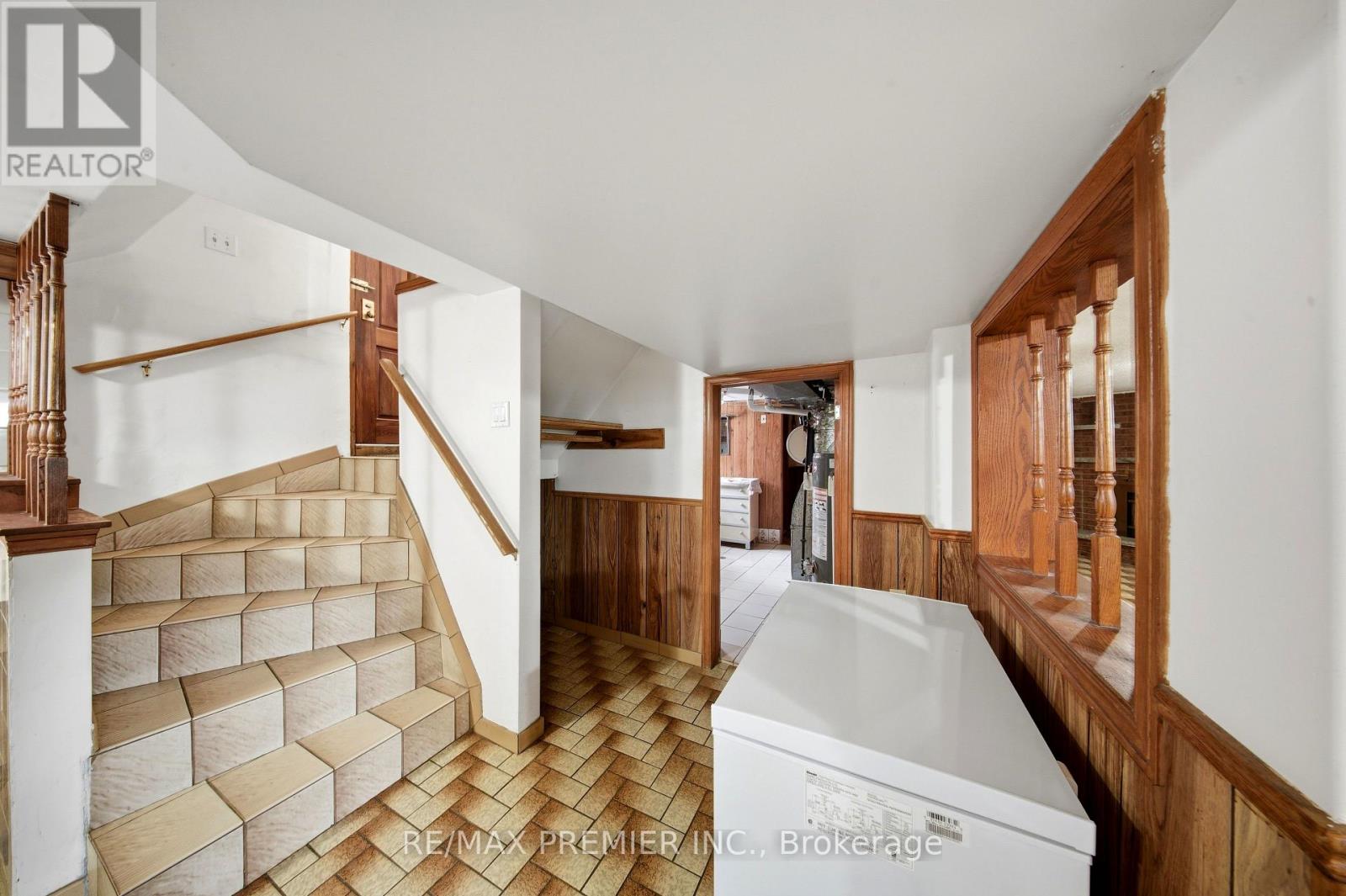 1 Mayo Drive, Toronto, Ontario  M6L 2X1 - Photo 20 - W13842608