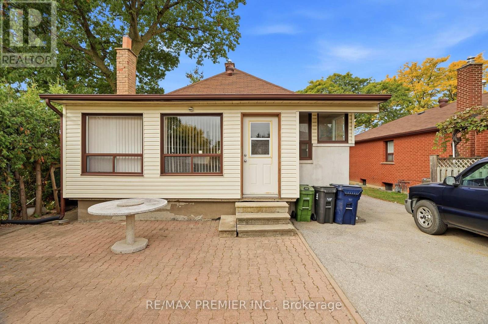 1 Mayo Drive, Toronto, Ontario  M6L 2X1 - Photo 30 - W13842608