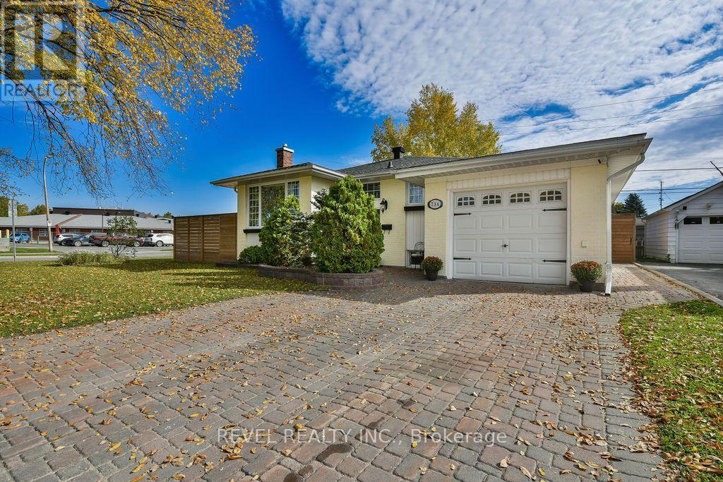 734 Dieppe Street, Timmins, Ontario  P4N 5H2 - Photo 1 - T13842750