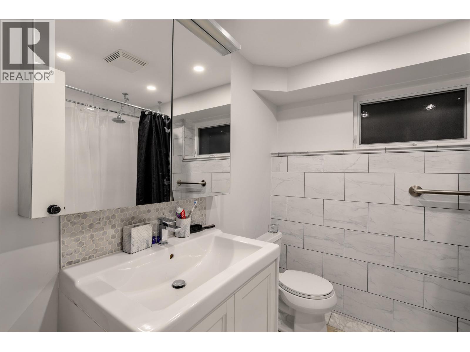 1017 Walalee Drive, Delta, British Columbia  V4M 2L9 - Photo 30 - R3170600