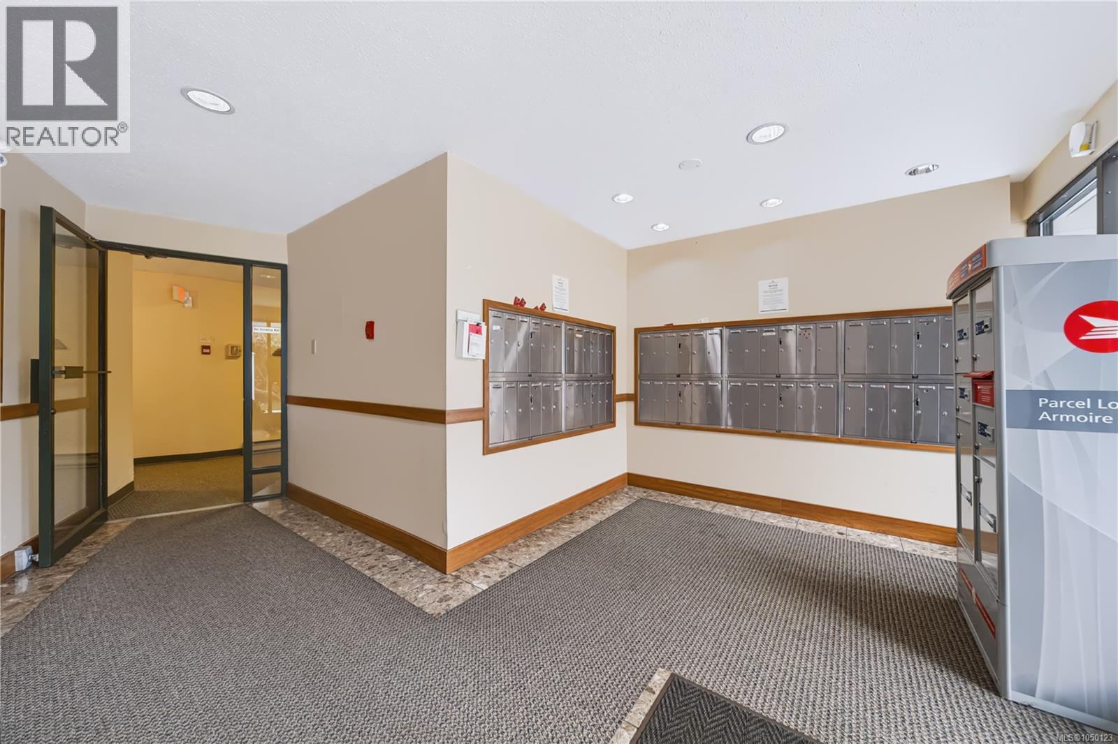 202 1600 Dufferin Cres
