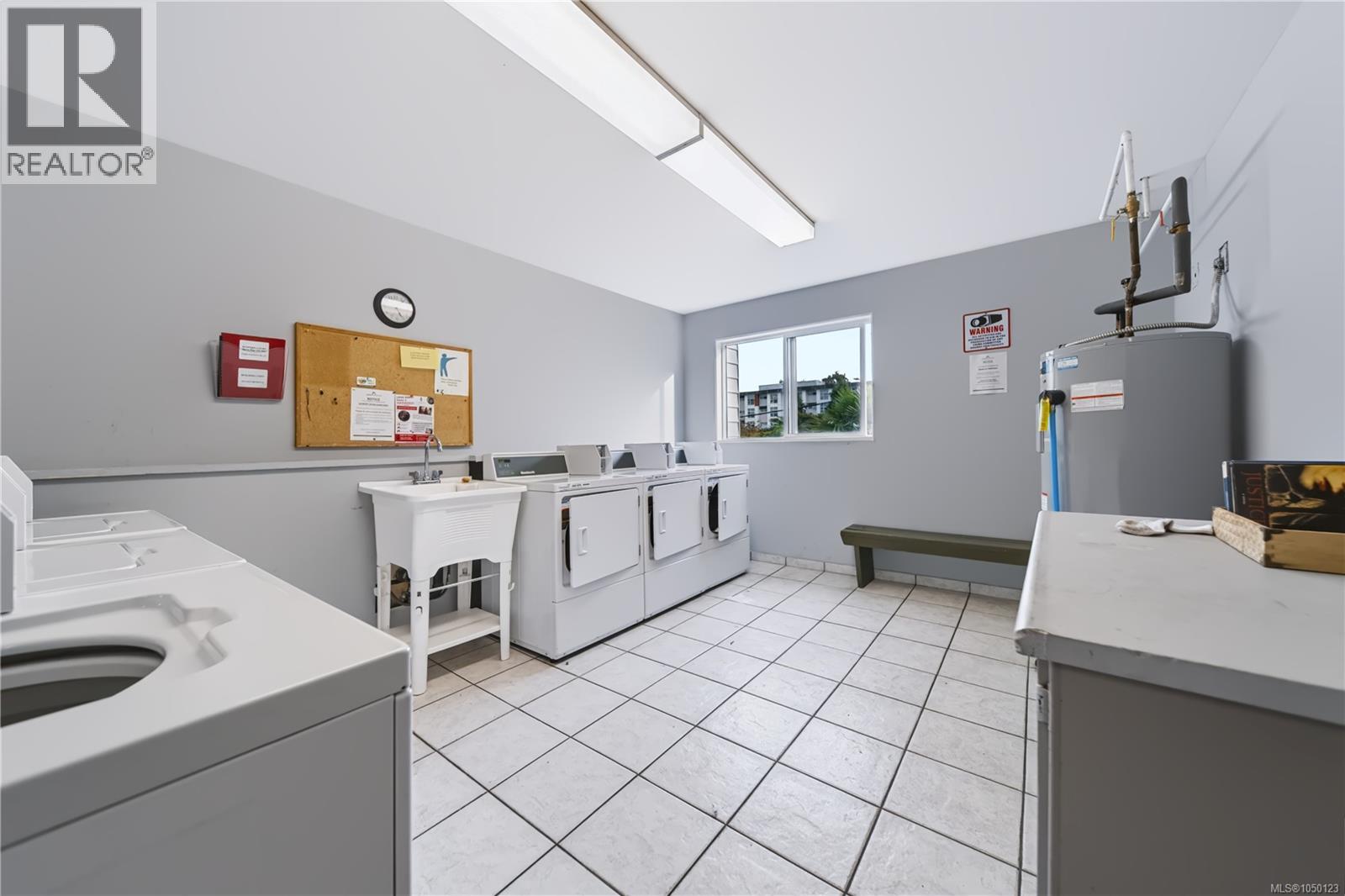 202 1600 Dufferin Cres