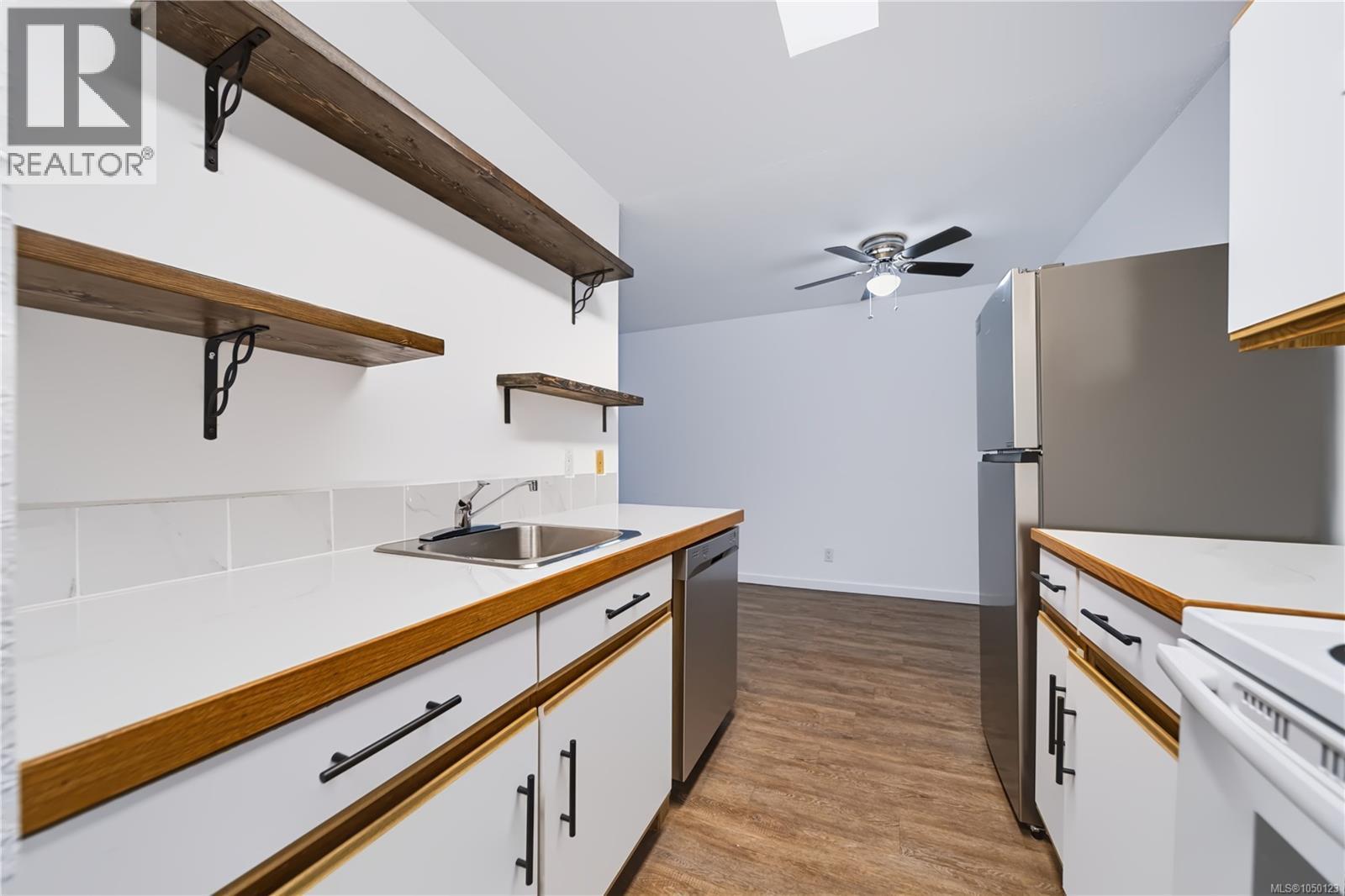 202 1600 Dufferin Cres