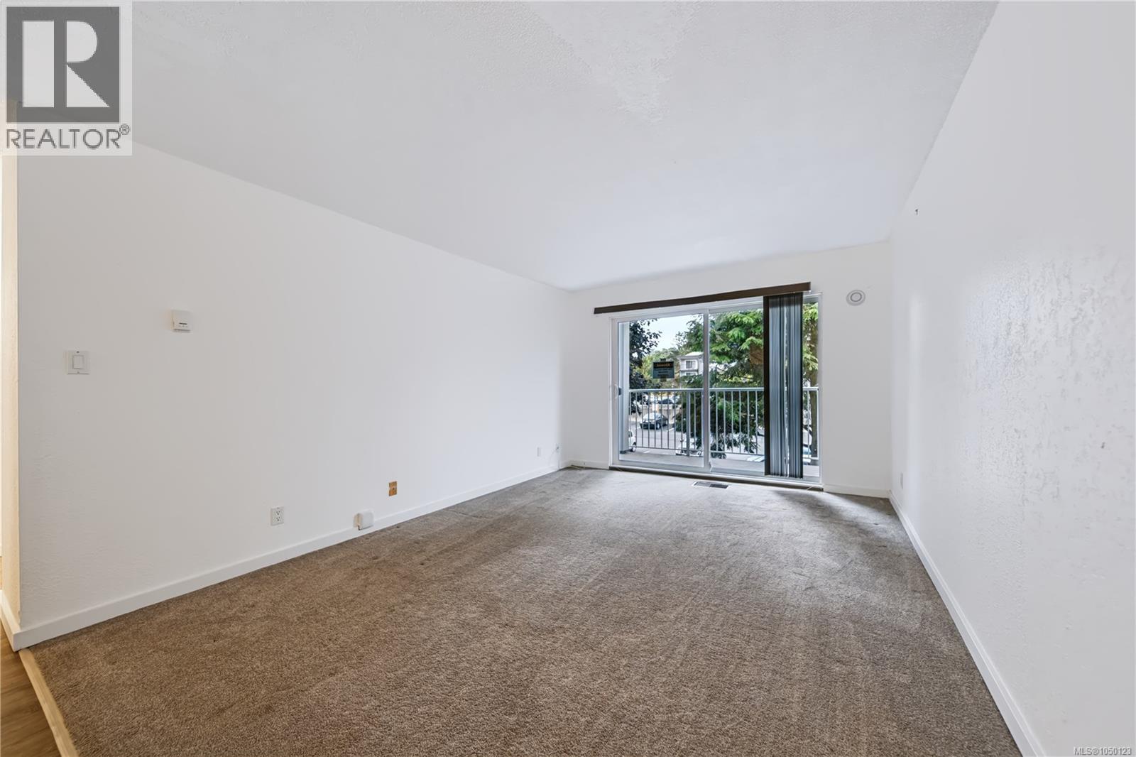 202 1600 Dufferin Cres