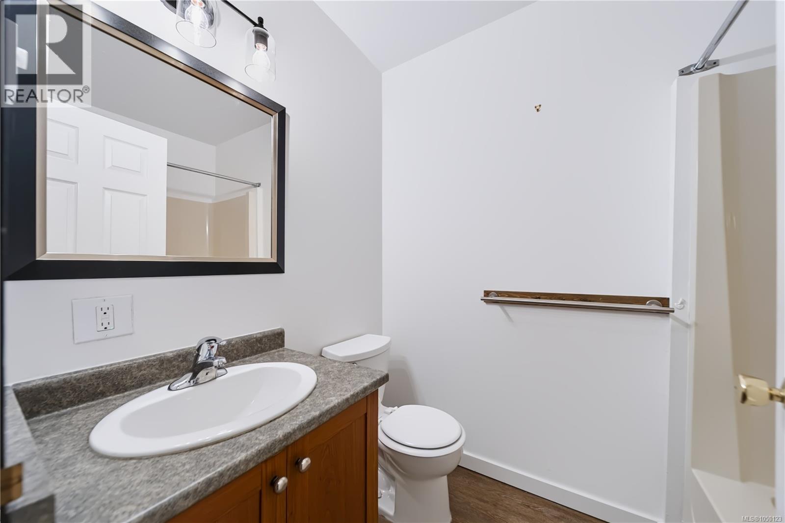 202 1600 Dufferin Cres