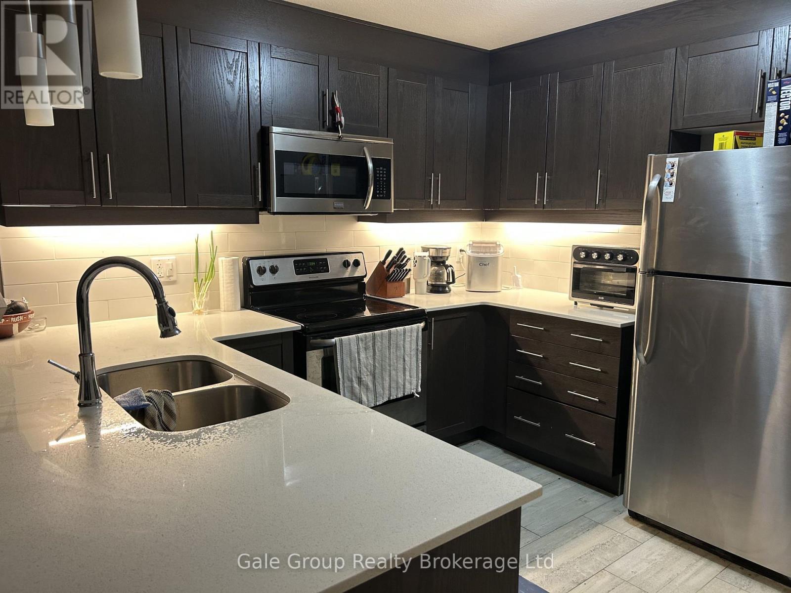 203 - 34 Brock Street W, Woodstock, Ontario  N4S 1B8 - Photo 2 - X13842828