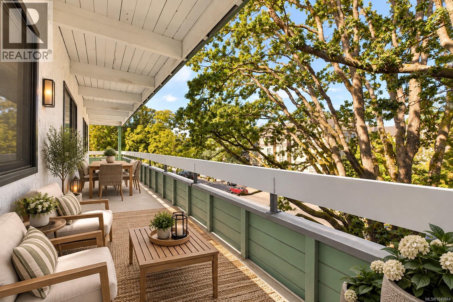 301 2095 Oak Bay Ave
