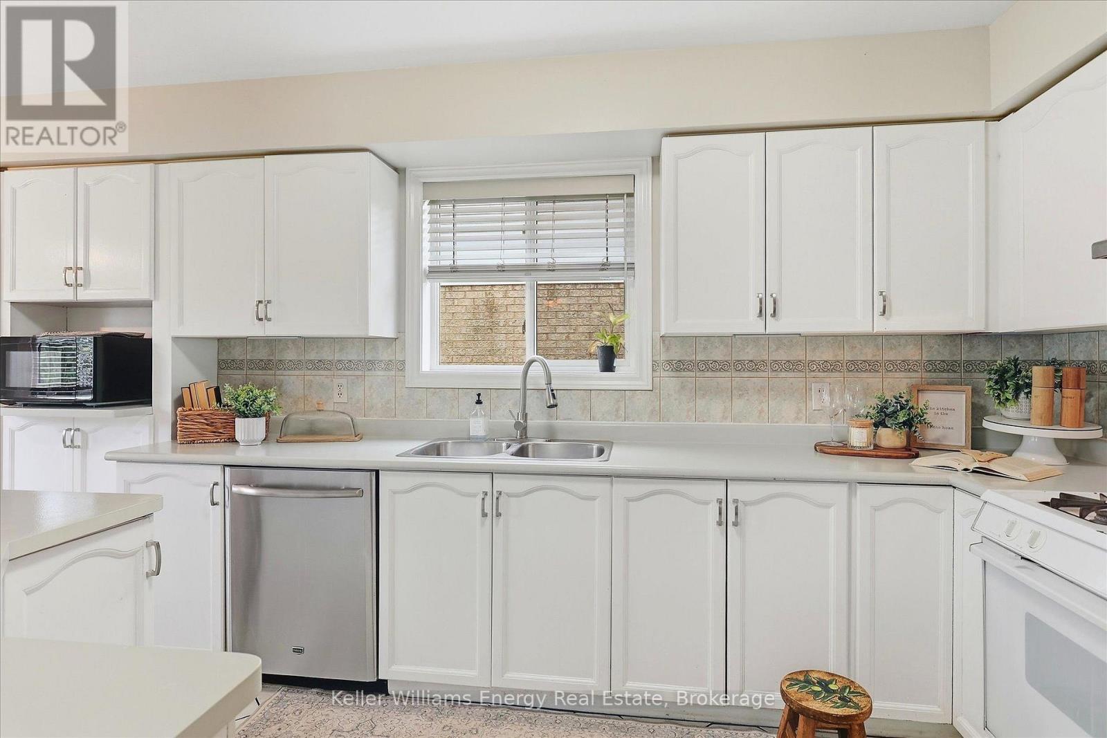 89 Robert Adams Drive, Clarington, Ontario  L1E 2G2 - Photo 13 - E13842848