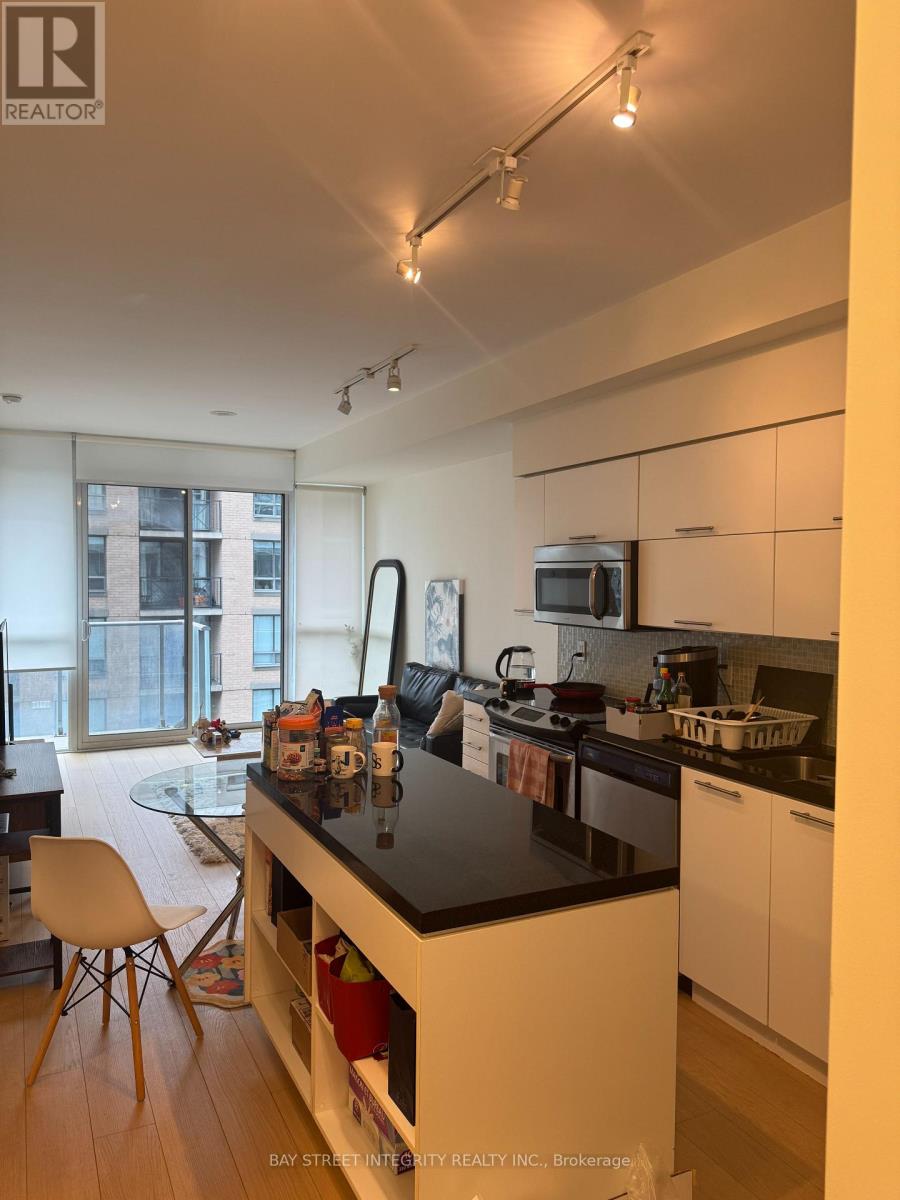 1405 - 126 Simcoe Street, Toronto, Ontario  M5H 4E6 - Photo 2 - C13842840