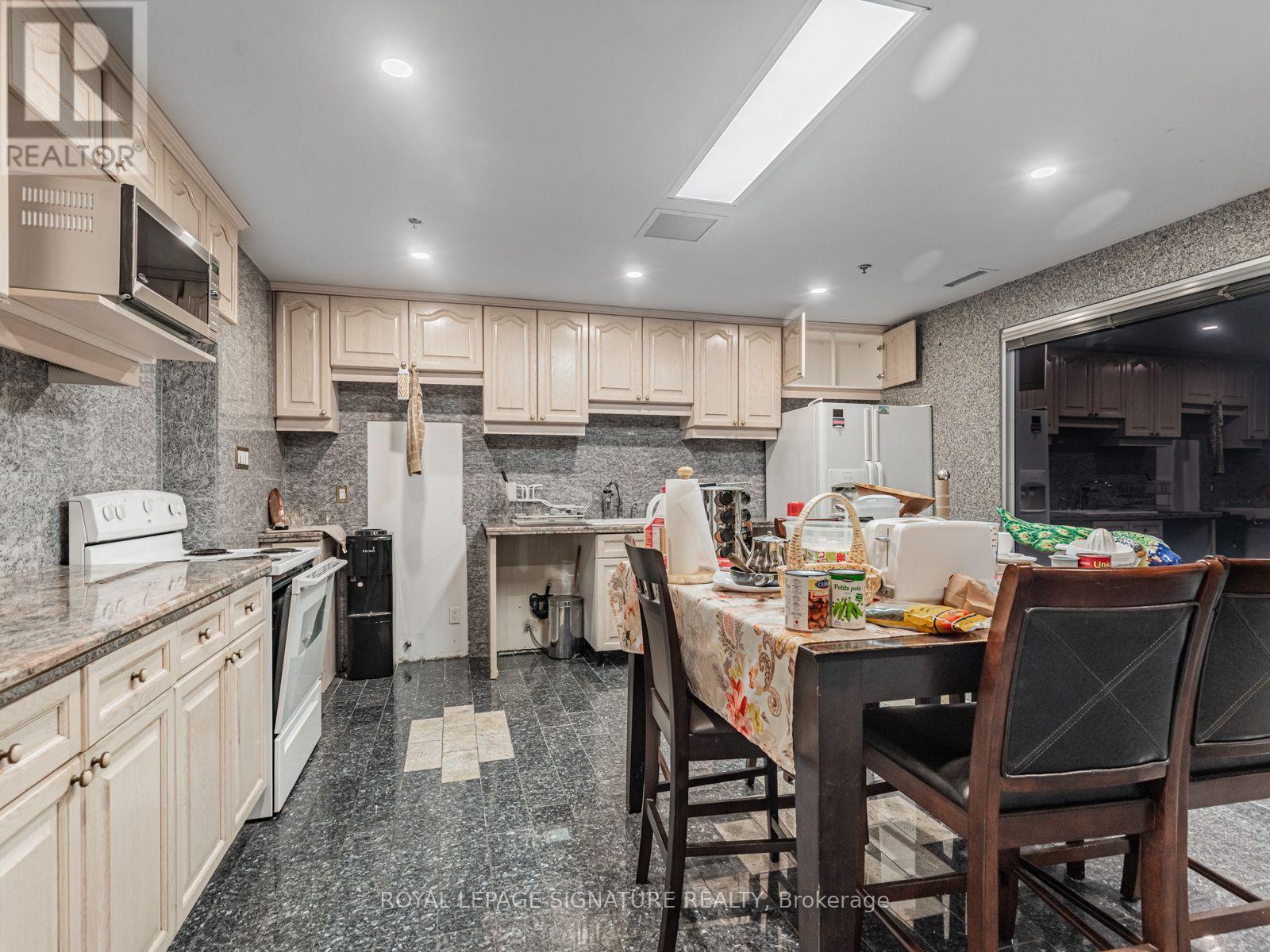 25 Mallard Road, Toronto, Ontario  M3B 1S4 - Photo 28 - C13842968