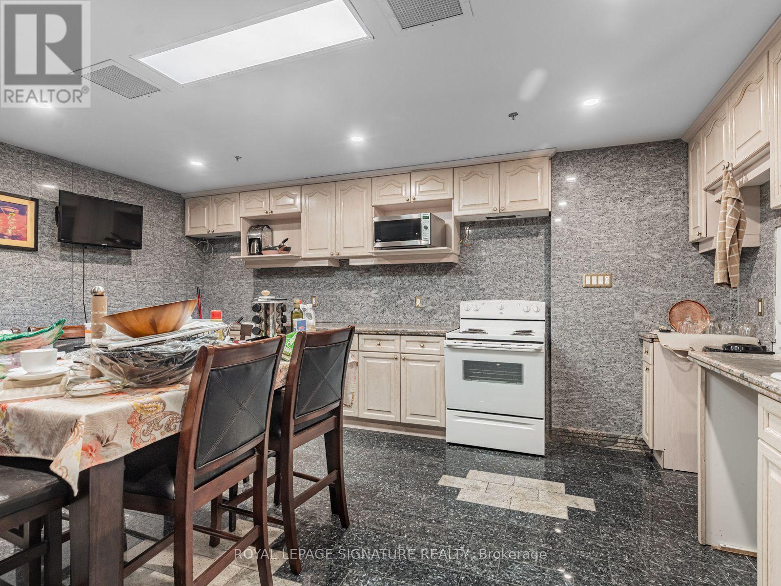 25 Mallard Road, Toronto, Ontario  M3B 1S4 - Photo 29 - C13842968