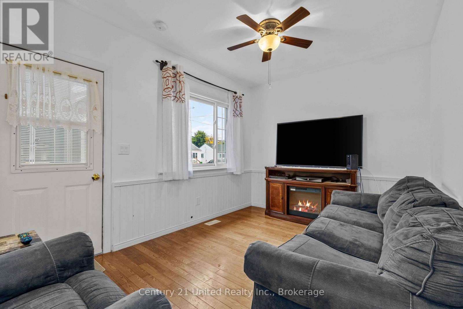 528 Brioux Avenue, Peterborough, Ontario  K9J 4G7 - Photo 3 - X13842796