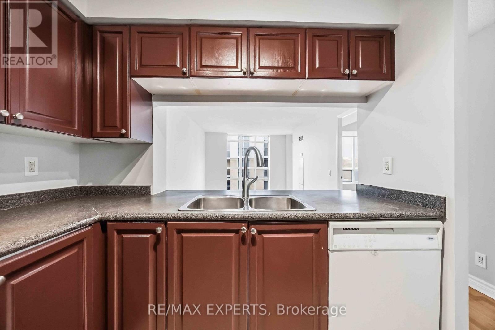 1537 - 18 Mondeo Drive, Toronto, Ontario  M1P 5C8 - Photo 14 - E13842702