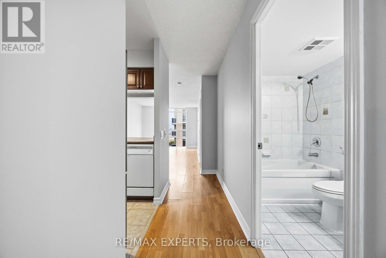 1537 - 18 Mondeo Drive, Toronto, Ontario  M1P 5C8 - Photo 19 - E13842702