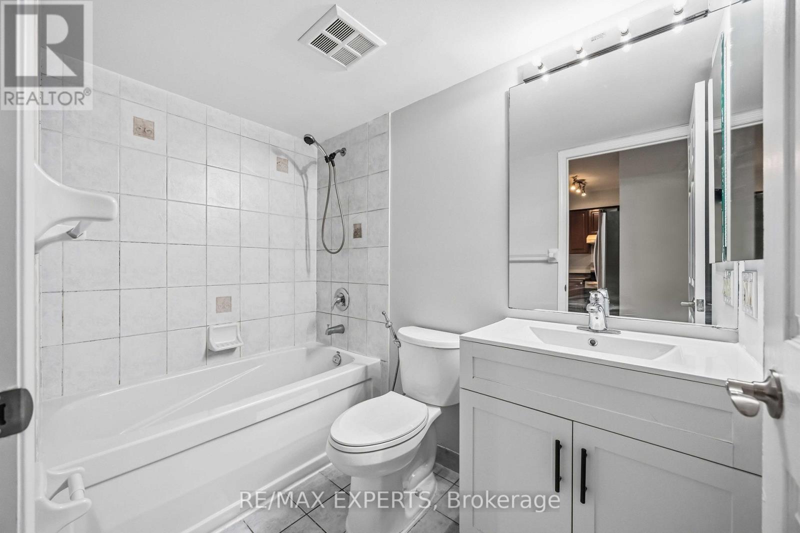 1537 - 18 Mondeo Drive, Toronto, Ontario  M1P 5C8 - Photo 20 - E13842702