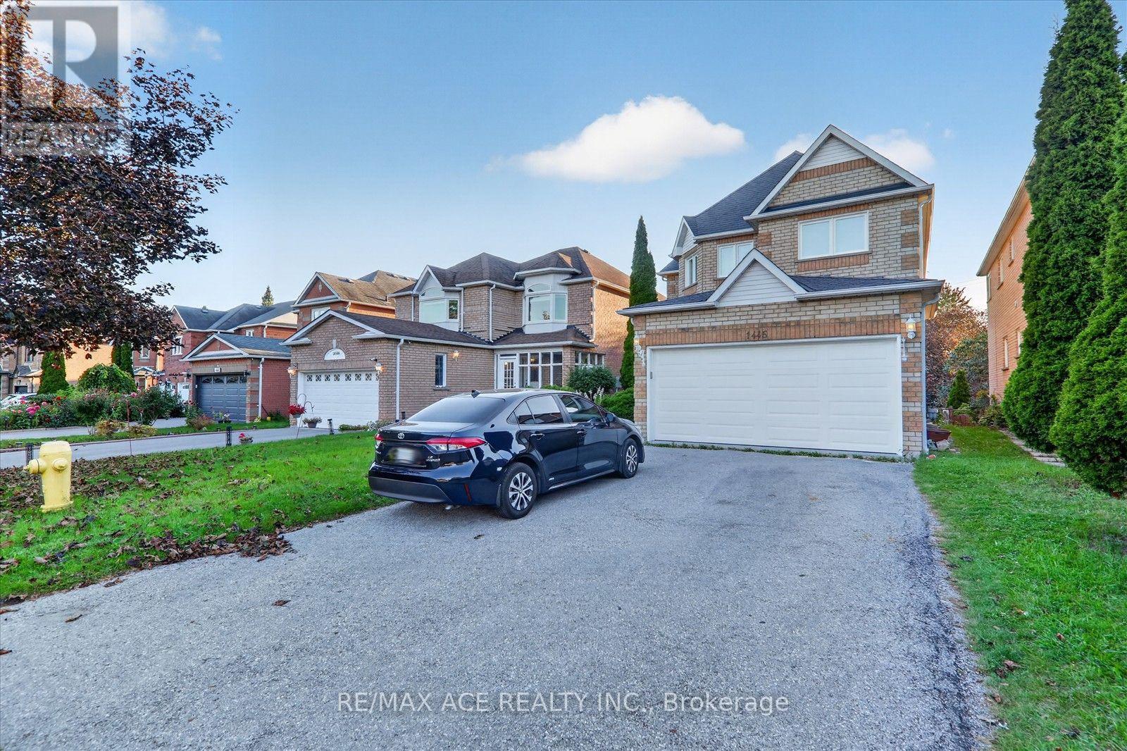 1446 Sandhurst Crescent, Pickering, Ontario  L1V 6Y8 - Photo 2 - E13842730