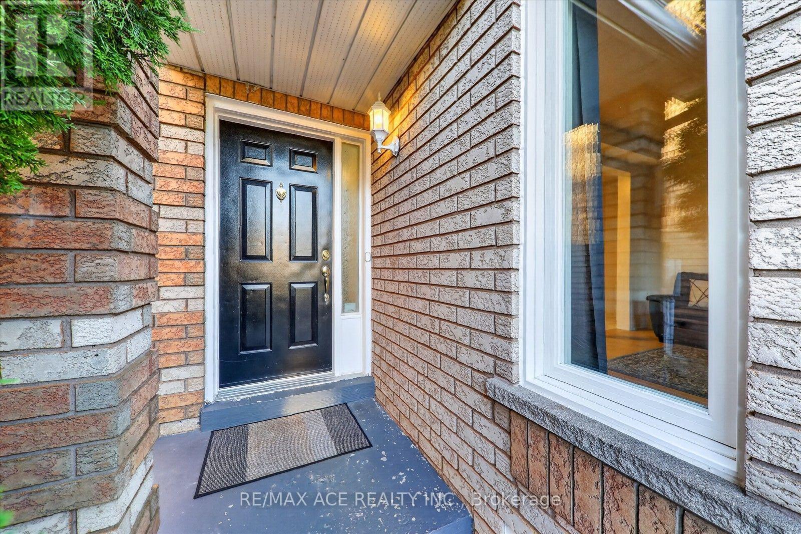1446 Sandhurst Crescent, Pickering, Ontario  L1V 6Y8 - Photo 5 - E13842730