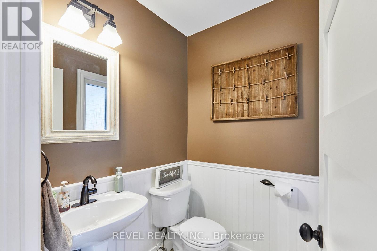 20 Breakwater Drive, Whitby, Ontario  L1N 9R7 - Photo 7 - E13842818