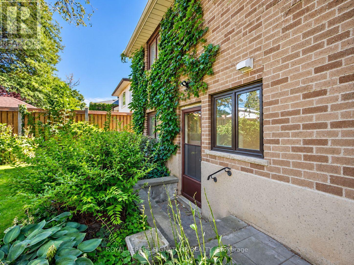 46 Manorglen Crescent, Toronto, Ontario  M1S 1W4 - Photo 33 - E13842838