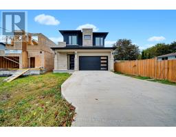 158 HILLCREST DRIVE, Whitby, Ontario