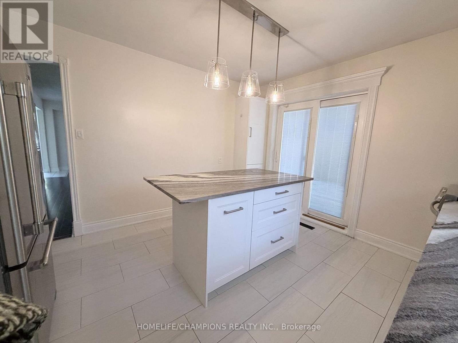 1143 Valley Court, Oshawa, Ontario  L1J 3M4 - Photo 7 - E13842980