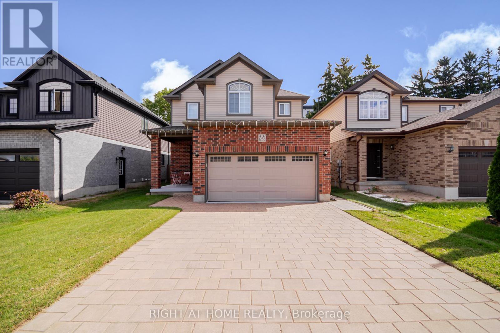 1253 HOWLETT CIRCLE, London North, Ontario